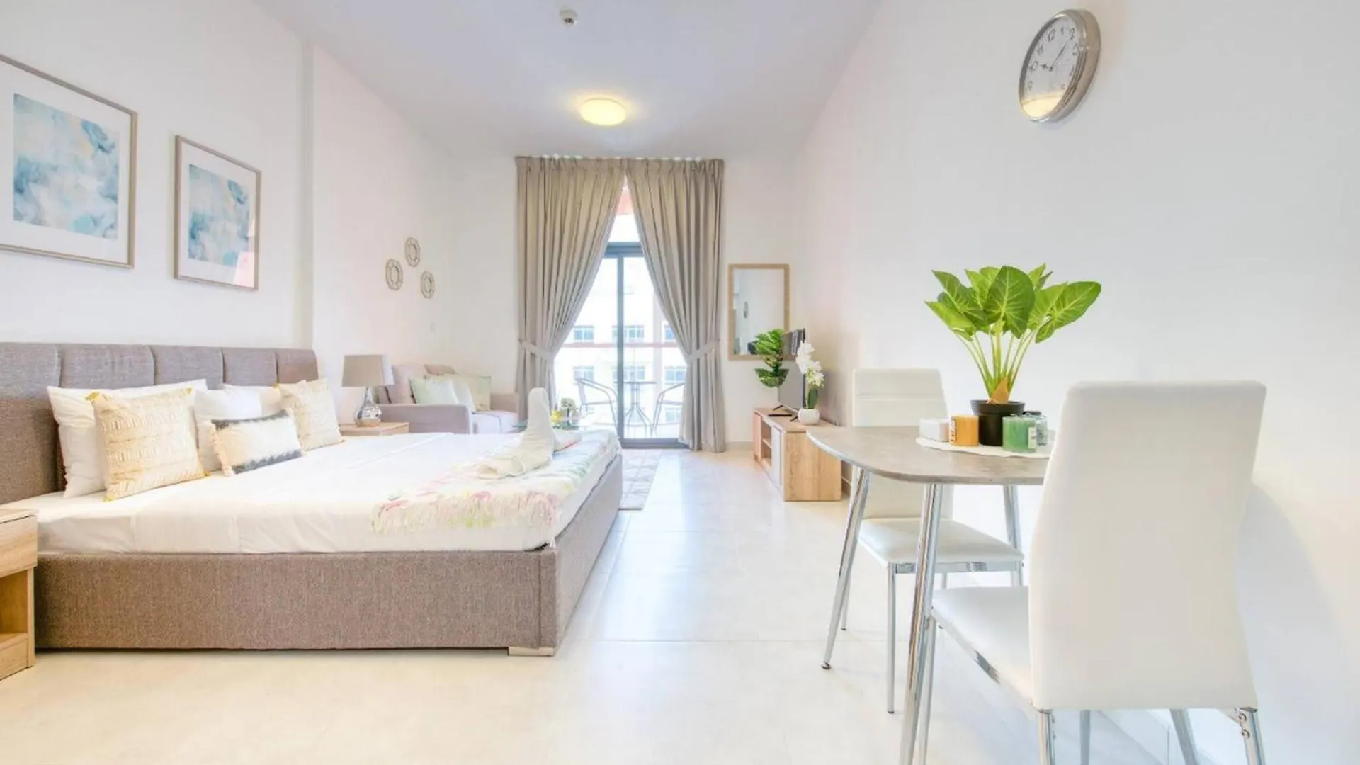 Gorgeous Posh Studio Apartments Dubai