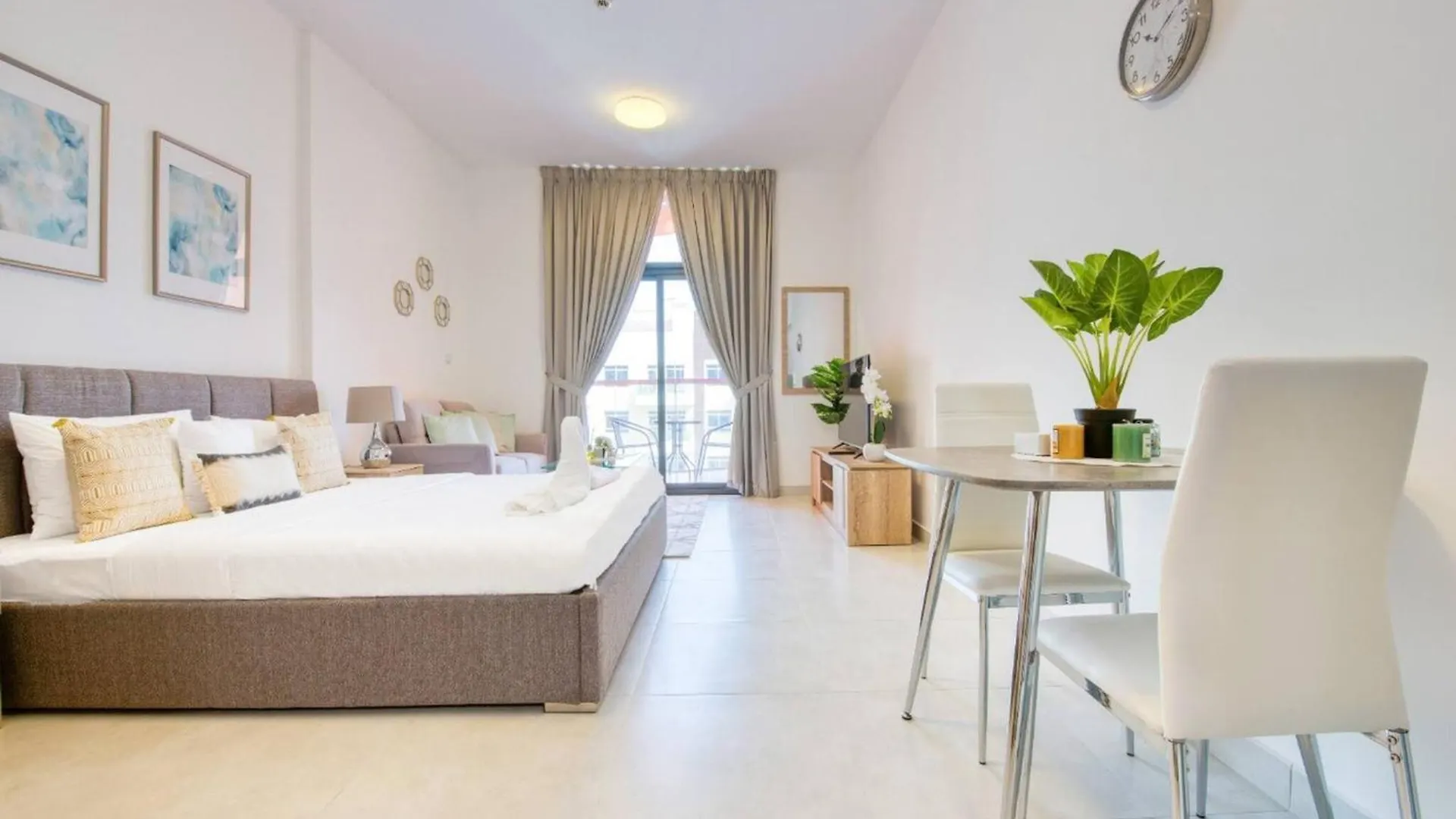 Gorgeous Posh Studio Apartments Dubai United Arab Emirates
